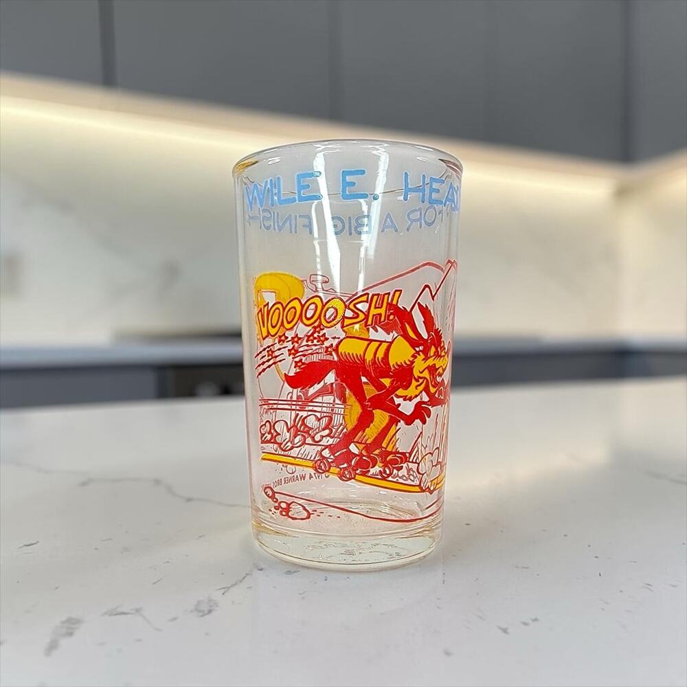 Vintage 1974 Warner Bros Welch’s Wile E. Coyote Road Runner Jelly Glass Heads